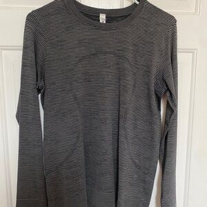 Lululemon Swiftly Relaxed long sleeve, 6